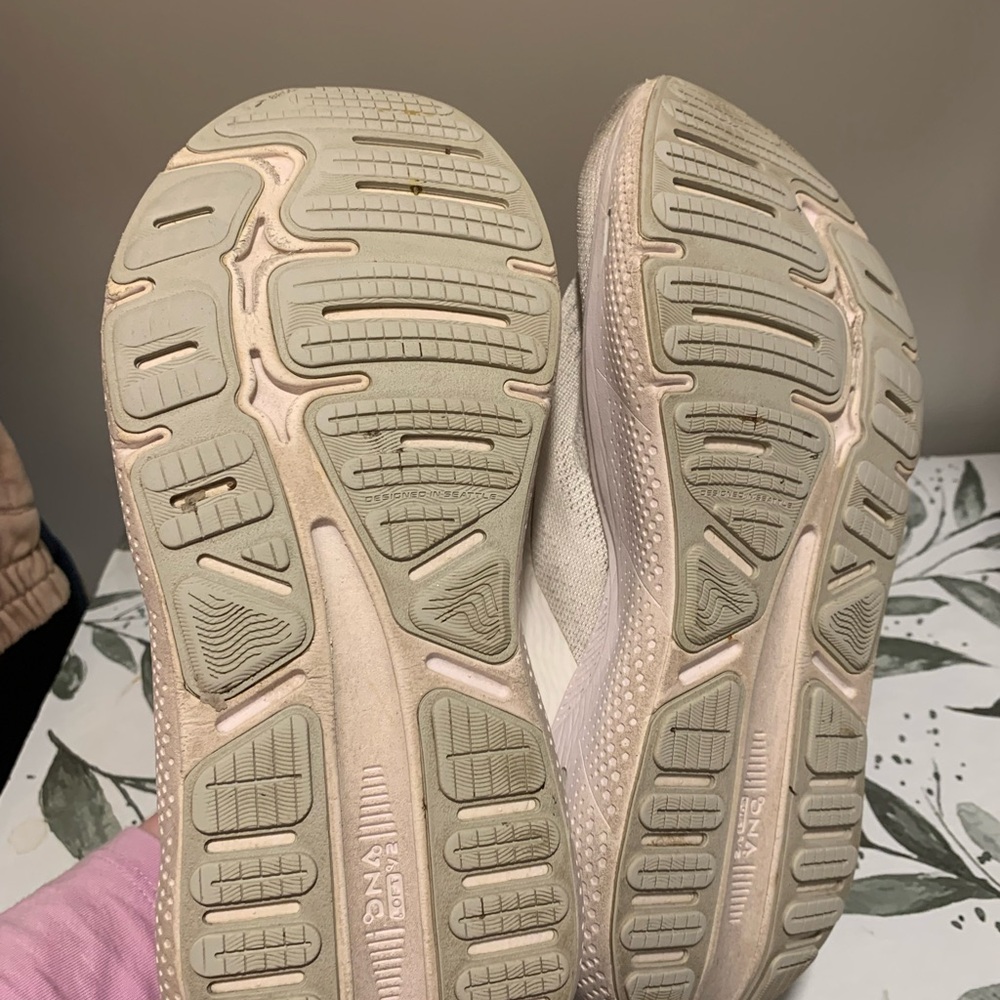 Brooks Running Shoes Ghost Max - image 5